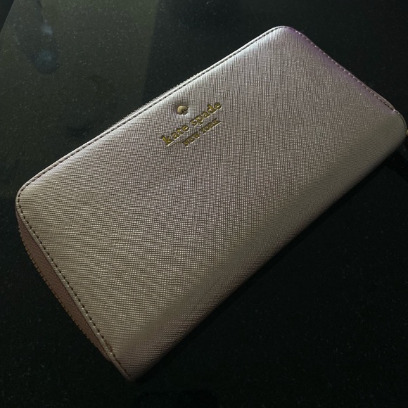 Kate Spade Wallet - Picture 1 of 2